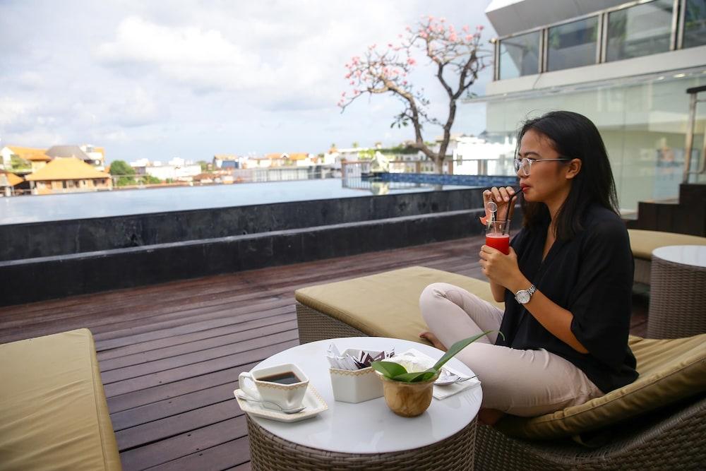 Fashion Hotel Legian Exterior photo